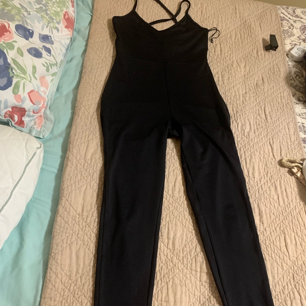 Athletic sleeves body suit